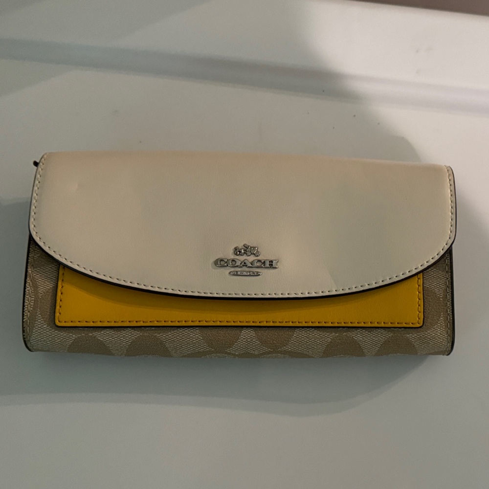 Brand NEW Coach Tan and Yellow Women's Wallet